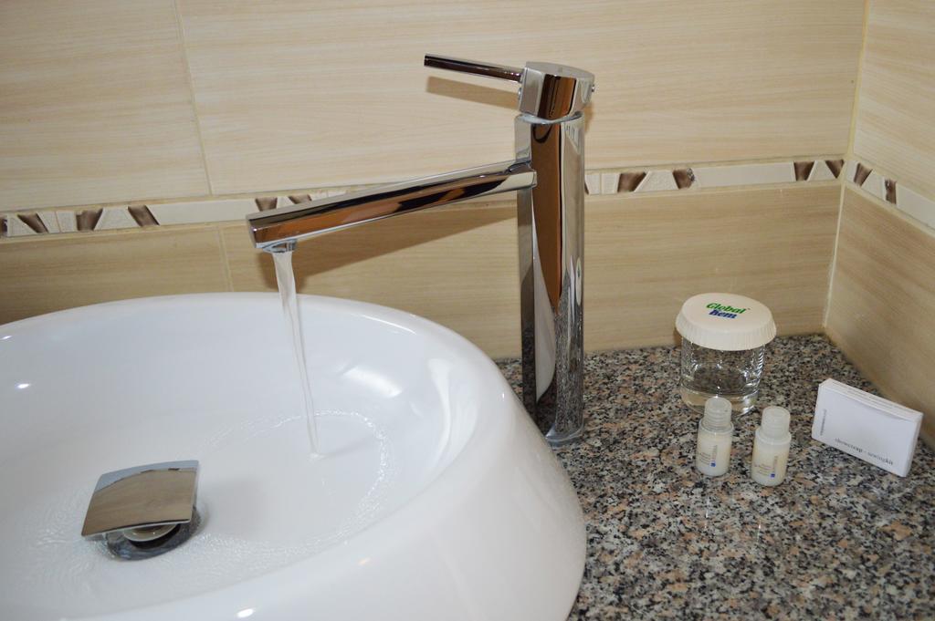 Select City Center Hotel Tirana Kamer foto