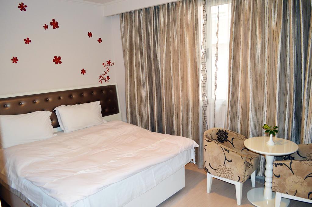 Select City Center Hotel Tirana Buitenkant foto