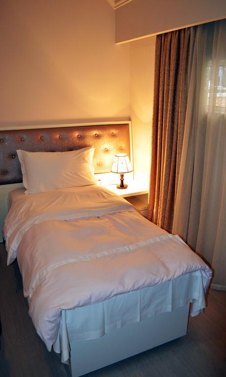 Select City Center Hotel Tirana Buitenkant foto