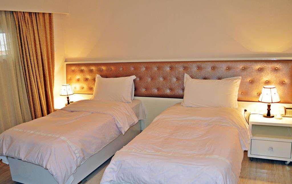 Select City Center Hotel Tirana Kamer foto